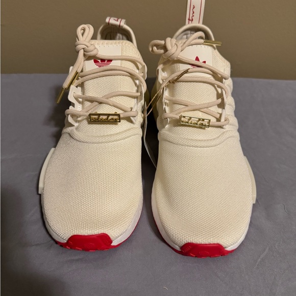 Adidas NMD R1 LIMITED EDITION “Valentines Day” 2023 Women’s size 9 - Picture 6 of 13